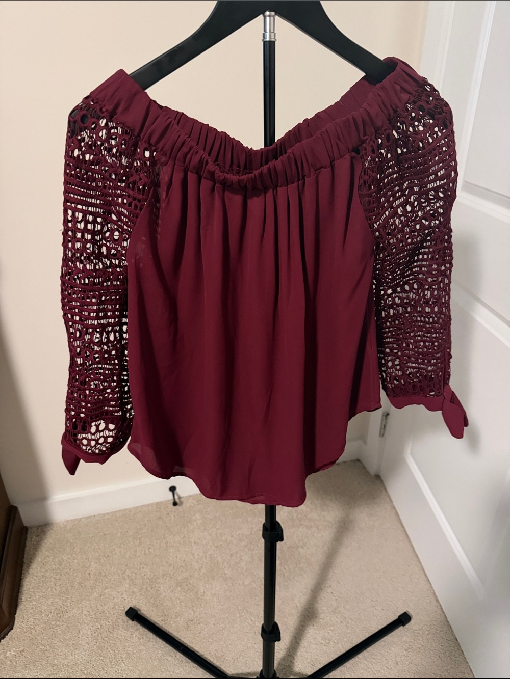 Express Women's Off-Shoulder Crochet Sleeve Top - Burgundy